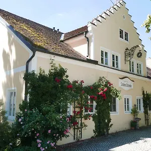 https://schloss-tunzenberg.com-bavaria.com
